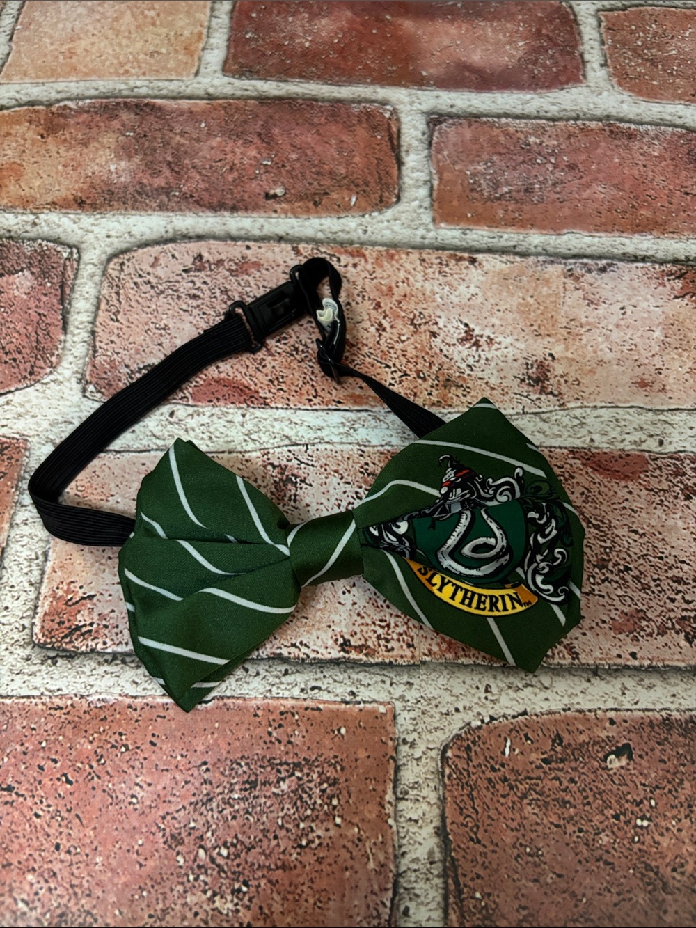 Harry Potter Green Slytherin Crest Bow Tie